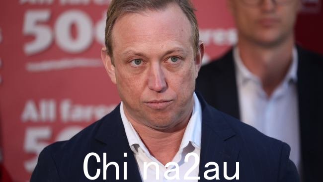 周二,州长史蒂文·迈尔斯在布里斯班举行的新闻发布会上发表讲话。图片:Liam Kidston / 澳大利亚新闻集团