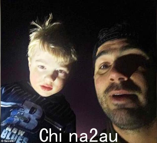 这是周一晚上 Adam Goncalves 发现走失的幼儿 Xavier Death 在围场的小溪附近哭泣的那一刻