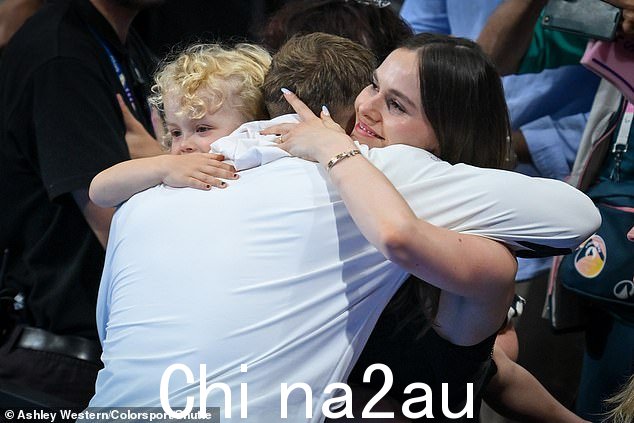 霍莉·拉姆齐 (Holly Ramsay) 周一对男友亚当·皮蒂 (Adam Peaty) 滔滔不绝,因为他周日在巴黎奥运会上获得第二名并获得银牌