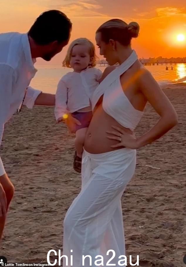 Lewis 带 Lottie 和 Lucky 去度周末,并为浪漫求婚竭尽全力装饰酒店房间