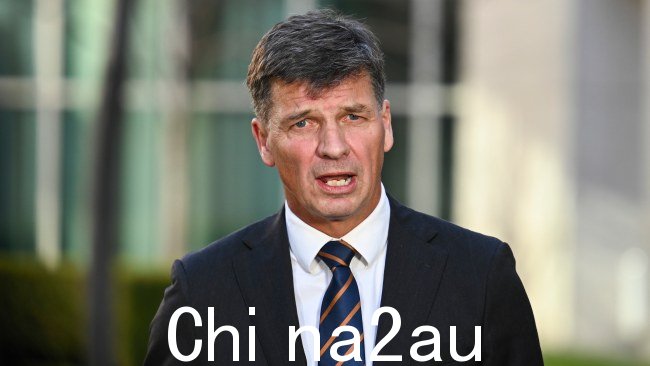 影子财务主管安格斯·泰勒(Angus Taylor)表示,最新的通胀数据对澳大利亚家庭来说“可怕”,“本土通胀”已经“造成痛苦”。图片:NCA NewsWire / Martin Ollman