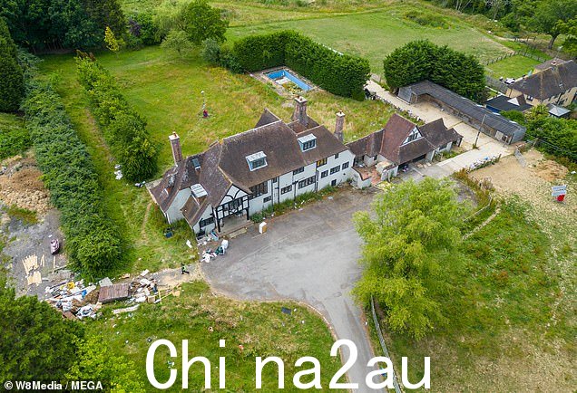 凯蒂·普莱斯 (Katie Price) 著名的 Mucky Mansion 已得到急需的清理,这位明星在 5 月份因破产困境而被逐出房产