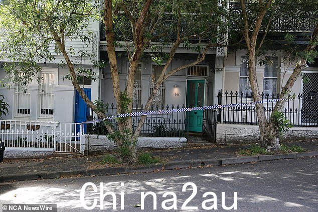 警方声称博·拉马尔-康登 (Beau Lamarre-Condon) 闯入杰西·贝尔德 (Jesse Baird) 位于帕丁顿市中心的合租房屋,六个月前这位电视明星和他的新男友据称被枪杀