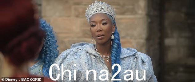 Brandy 在新片《后裔:赤色崛起》中扮演灰姑娘,该片于 7 月 12 日在 Disney+ 上映,并于 8 月 9 日在迪士尼频道首播