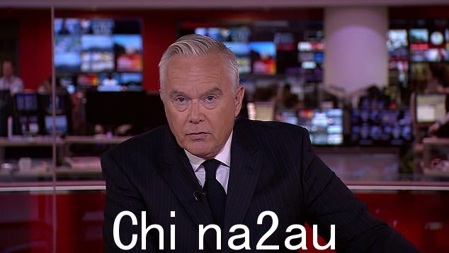 去年丑闻爆发之前,爱德华兹是 BBC 最著名的明星之一,他为 BBC 新闻报道重大事件,包括女王去世和查尔斯国王加冕 (图为:爱德华兹在女王去世那天)