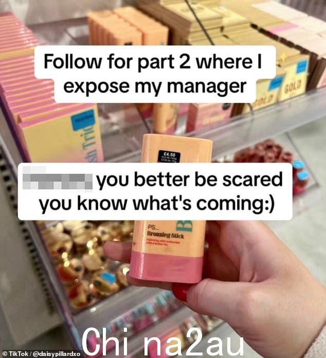 Daisy 告诉人们,他们可以通过测试折扣店的衣服来赚钱,然后威胁要在下一篇文章中揭露她的经理