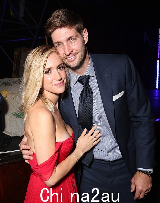 克里斯汀曾于 2013 年与前足球运动员杰伊·卡特勒 (Jay Cutler) 结婚,直至 2020 年 4 月分手,并于 2022 年 6 月离婚;见于 2015 年