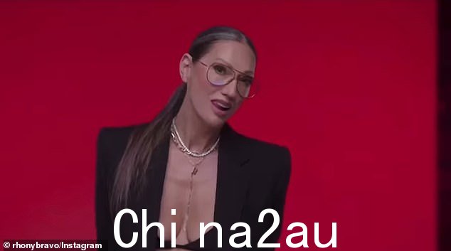 Racquel 不确定他们是否愿意选她,因为演员阵容中已经有一位成功的酷儿女性 Jenna Lyons(如图)