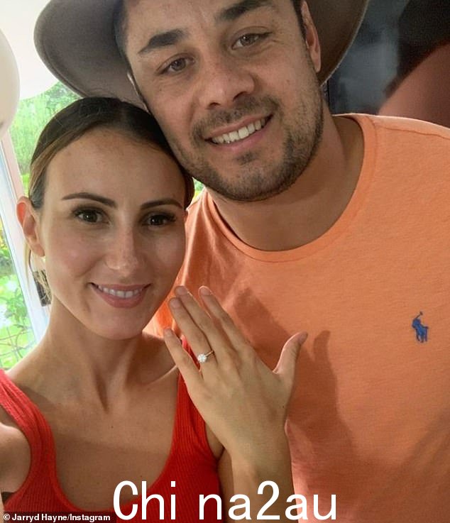 Hayne 与妻子 Amelia Bonnici 在订婚当天合影