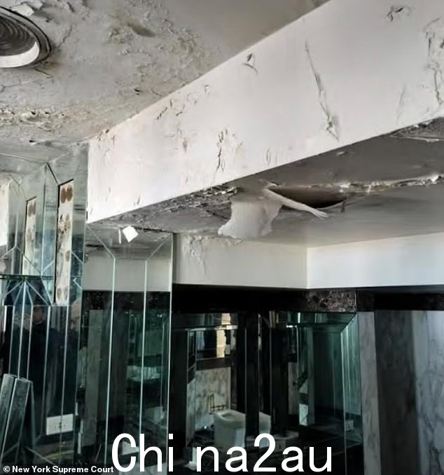 天花板部分剥落