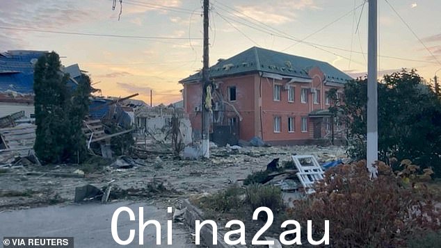 在这张 2024 年 8 月 7 日拍摄的视频中的静止图像中,乌克兰军队入侵俄罗斯库尔斯克地区后苏扎镇被毁的建筑物的视图