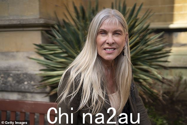 前英国队奥运选手莎伦·戴维斯警告称,如果允许未通过性别测试的运动员继续参加比赛,女拳击手可能会在拳击场上被“杀死”” class=