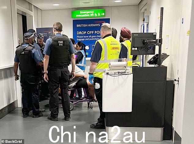 Katie Price 昨晚在伦敦希思罗机场被拘留,今天出庭
