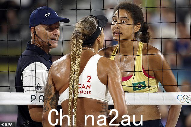 Brandie Wilkerson(左)和 Ana Patricia Silva Ramos(右)在网上交换了文字