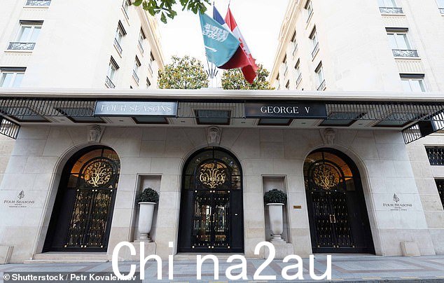 乔治五世四季酒店是一座建于 1928 年的装饰艺术地标,坐落在巴黎金三角,毗邻历史悠久的香榭丽舍大街