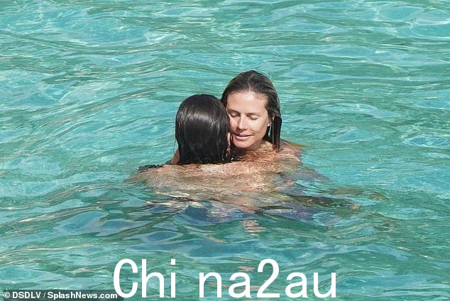 Klum 与前男友 Flavio Briatore 育有一女 Leni,与前夫 Seal 育有儿子 Henry、Johan 和 Lou,她于 2005 年至 2014 年间与他结婚
