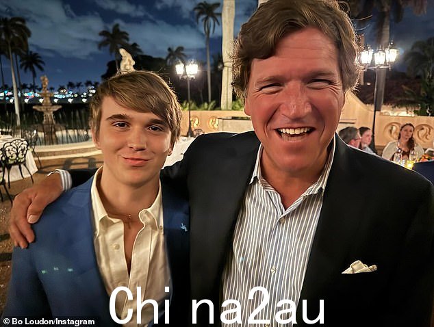 他的动态中充满了支持特朗普的视频和与塔克·卡尔森等保守派领袖拍摄的照片