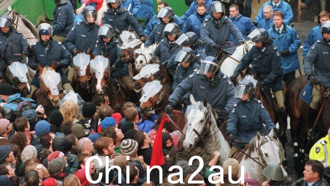 下个月的抗议活动预计将与2000 年世界经济论坛示威。图片:Craig Hughes / NCA