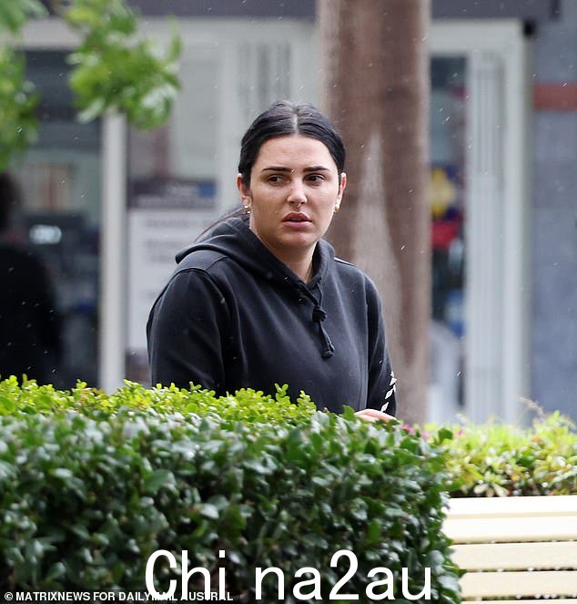 Brailey 一周前在严格的条件下获得保释,其中包括宵禁以及除非有母亲或父亲陪同否则不能离开父母的家