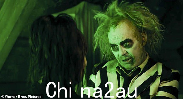 Beetlejuice 在 Astrid 说出他的名字三遍后返回