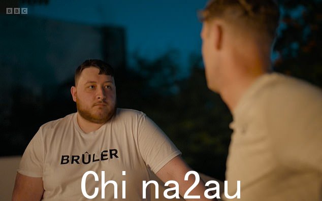 心对心:观众喜欢这位前英格兰球星与乔什互动的方式,告诉他他可以“按照自己的节奏”尝试新食物