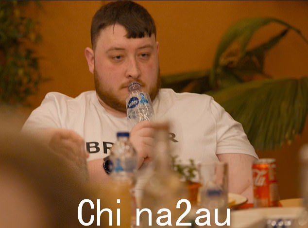 焦虑:年轻的板球运动员乔什 (Josh) 是飞往加尔各答了解更多板球知识的青少年之一,参加弗雷迪·弗林托夫 (Freddie Flintoff) 的梦想之地巡回赛系列赛,他承认印度让他“不知所措”