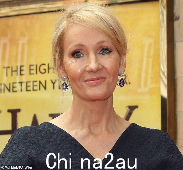 'J. K. Rowling 和埃隆·马斯克在诉讼中被点名',Khelife 的律师在 X 上写道 - 这位《哈利·波特》的作者(如图)在她对这位拳击手参加 2024 年巴黎奥运会的批评中直言不讳。 =
