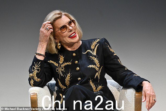 Christine 向 Deadline 讲述了她的角色:“她突然不再是一家之主,这一点从第二季的结束方式就可以看出,这个习惯了第一名的骄傲的女人突然不是这样了。因此,失宠和失势总是一件非常有趣的事情,国王的没落和崛起一样令人兴奋。所以我认为,她不得不吃简陋的馅饼,这很幽默'