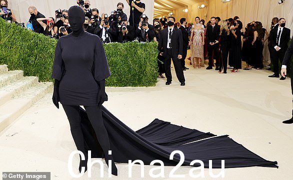 2021 - 巴黎世家