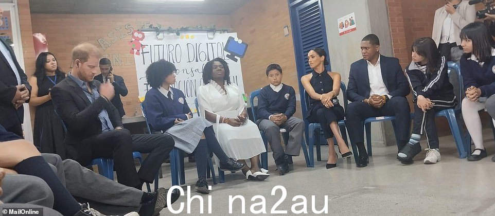Marquez 女士带哈利和梅根参观市中心公立学校 Centro Nacional Cultura Pop