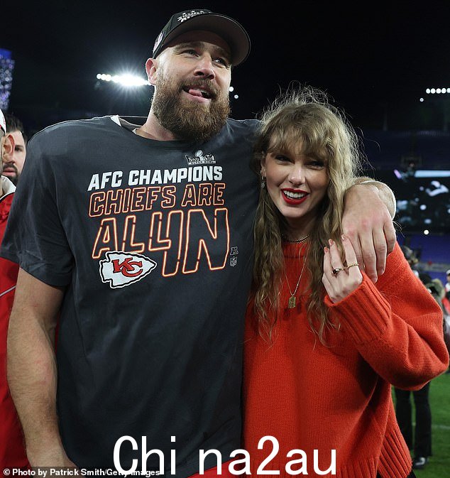 Vultures 2 是与 Ty Dolla $ign 的二重唱项目,其中有一首歌曲是 Kanye 取笑 Taylor 与 NFL 明星 Travis Kelce 的浪漫史