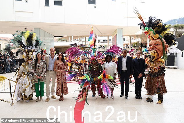 哈利和梅根昨天在波哥大迪莉娅·萨帕塔国家艺术中心