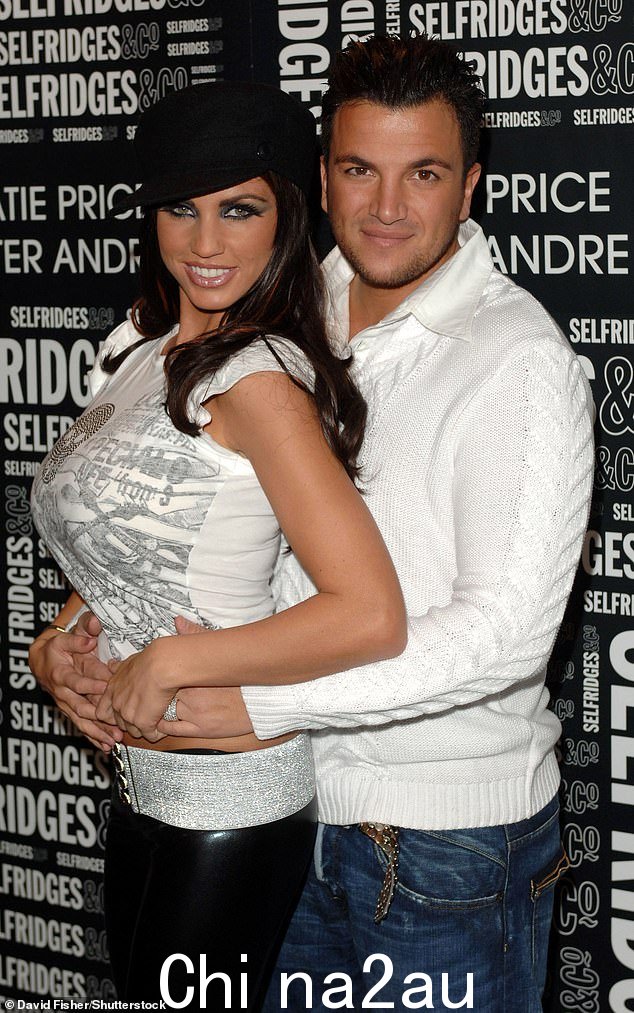 前魅力模特,其前夫包括 Peter Andre(摄于 2006 年)Alex Reid 和 Kieran Hayler,声称“我所有的关系都是某种家庭虐待”
