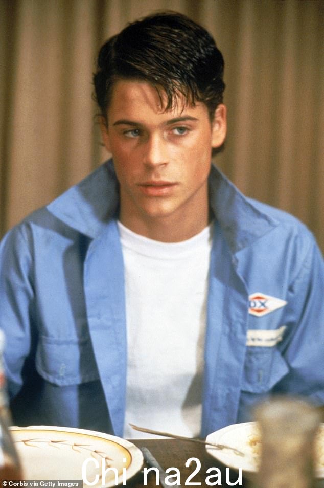 艾美奖提名演员在电影中扮演 Sodapop Curtis