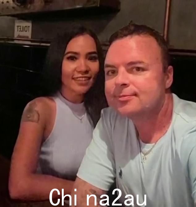 哈里斯先生和他的妻子在被告知需要在巴厘岛接受三个月的持续护理后,呼吁直升机运营商支付他们的医疗费用和住宿费用