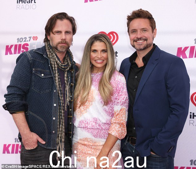 Fishel 自 2022 年以来一直与 Will Friedle 和 Rider Strong(她的前搭档 Boy Meets World)一起主持 Pod Meets World;图为 2022 年