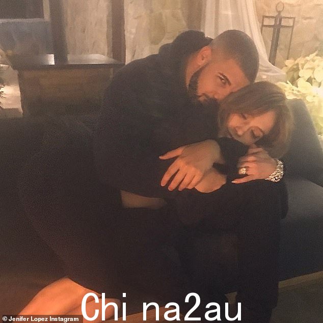 一位消息人士上个月告诉 In Touch,37 岁的排行榜冠军说唱歌手 Drake 渴望有机会与 Jennifer 相爱。他们在 2016 年曾短暂联系
