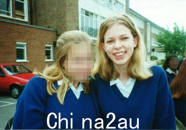 学校是狗咬狗的,虽然我自己也参与了这种肮脏的行为,但有时我也是受害者