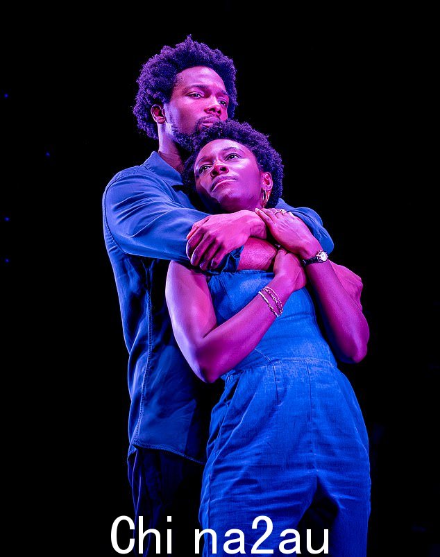 该剧的最佳特色是 Tosin Cole 和 Heather Agyepong 饰演 Dre 和 Des 的两场衷心表演