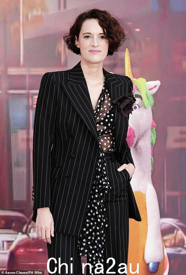 她的合同于 2023 年 1 月续签,这让好莱坞的一些人感到惊讶,他们认为继续这样做是为了“挽回面子”