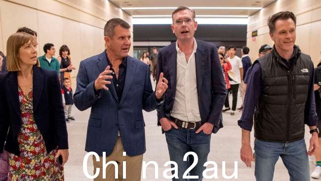 Jo Haylen、Mike Baird、Dominic Perrottet 和 Chris Minns 游览马丁广场地铁站。图片:NewsWire / Simon Bullard。