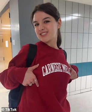 苏瑞·克鲁斯 (Suri Cruise) 现在是卡内基梅隆大学 (宾夕法尼亚州匹兹堡的一所私立大学) 的大学新生,而她分居的父亲汤姆·克鲁斯 (Tom Cruise) bill