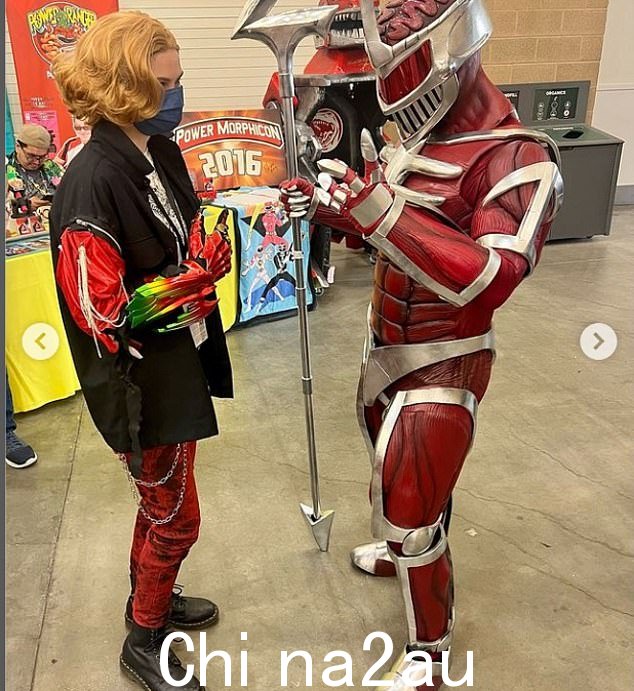 '感谢 @tokuspirits,本周末在加利福尼亚州帕萨迪纳市的 @officialpowermorphicon 度过了一段美好时光!' Larry 开始