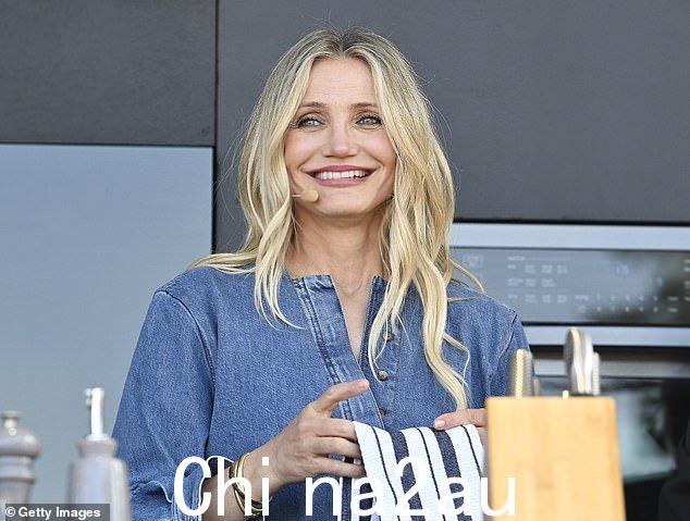 在 2021 年接受格温妮丝·帕特洛 (Gwyneth Paltrow) 的 Goop 采访时,卡梅伦在 40 多岁迎来第一个孩子后也公开了养育家庭的想法;5 月在加利福尼亚州纳帕出现