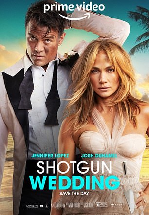 接下来是与 Josh Duhamel 的 Shotgun Wedding,也是在 2022 年。她努力激发人们对该项目的兴趣