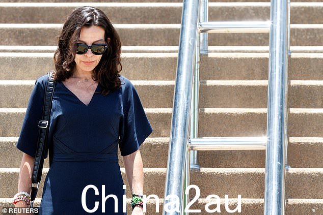 Silvia Bronchalo,也曾担任演员,在儿子宣判后离开泰国法庭