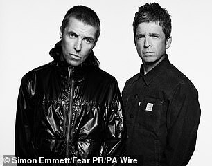 Liam(左)和 Noel Gallagher 将于明年重聚进行绿洲巡演