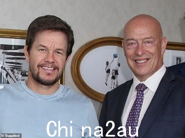 当马克·沃尔伯格 (Mark Wahlberg) 来到澳大利亚时,他知道该打电话给谁来组织露面