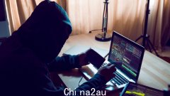 两名罗马尼亚公民通过悉尼和墨尔本 ATM 非法骗取 3.6 万美元，因“网络诈骗”被判入狱