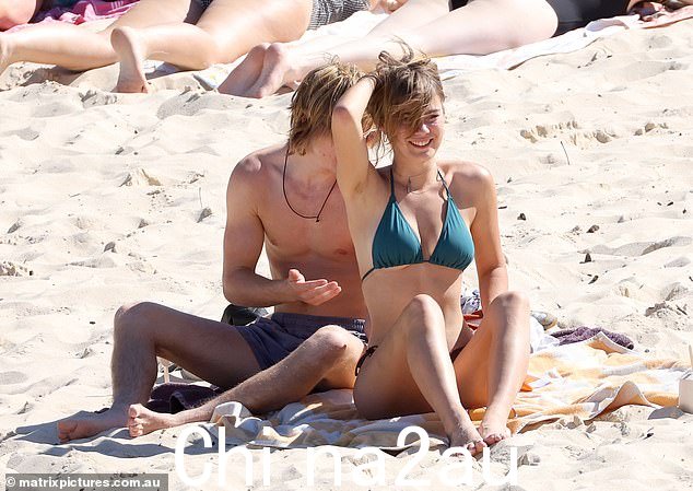 Mia 是网球职业选手和《Home and Away》女演员的女儿